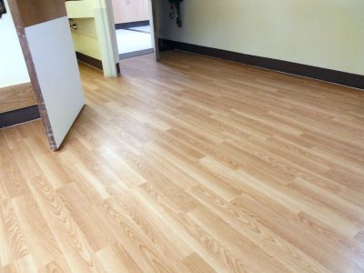 Hospital room with vinyl floor, SmartCells is used as an underlayment