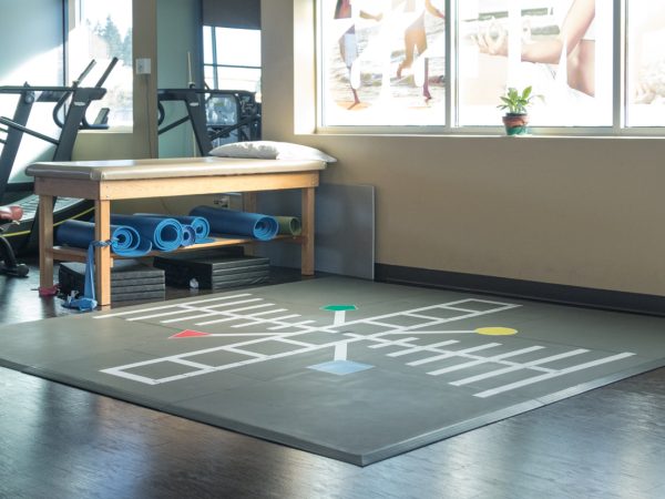 Rehabilitation area featuring Smartcells Physical Therapy mat